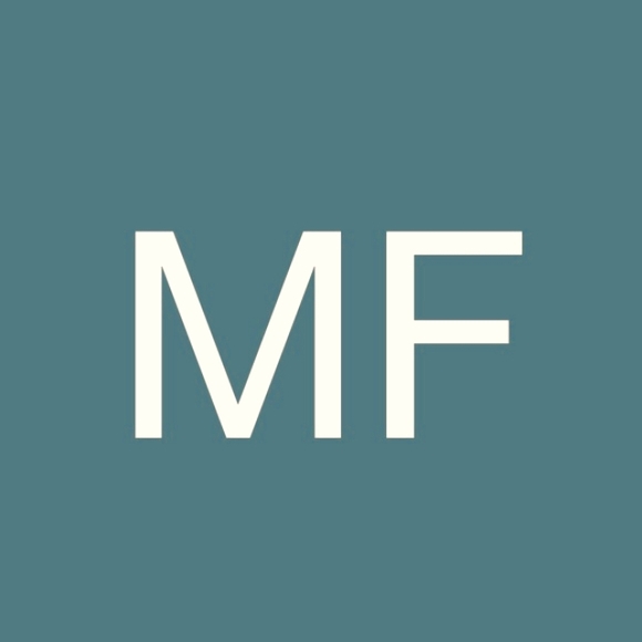 Meet your Posher, Molly - Picture 1 of 1